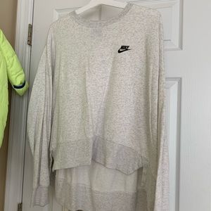 Cropped Nike crewneck